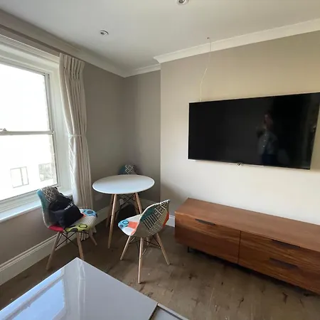 Spacious & Pristine 2Bd Flat - Balham Appartement